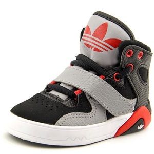 Baby ADIDAS size 4. NWT